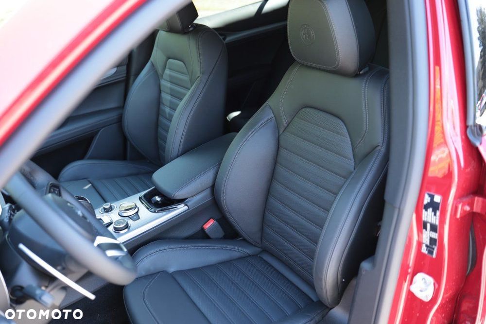 Alfa Romeo Stelvio - 11