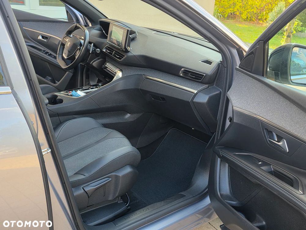Peugeot 3008 1.6 PureTech Hybrid4 PHEV Allure S&S EAT8 - 26
