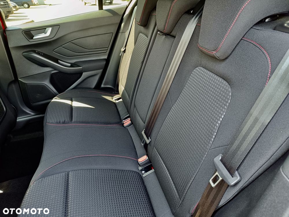 Ford Focus 1.0 EcoBoost ST-Line X - 9