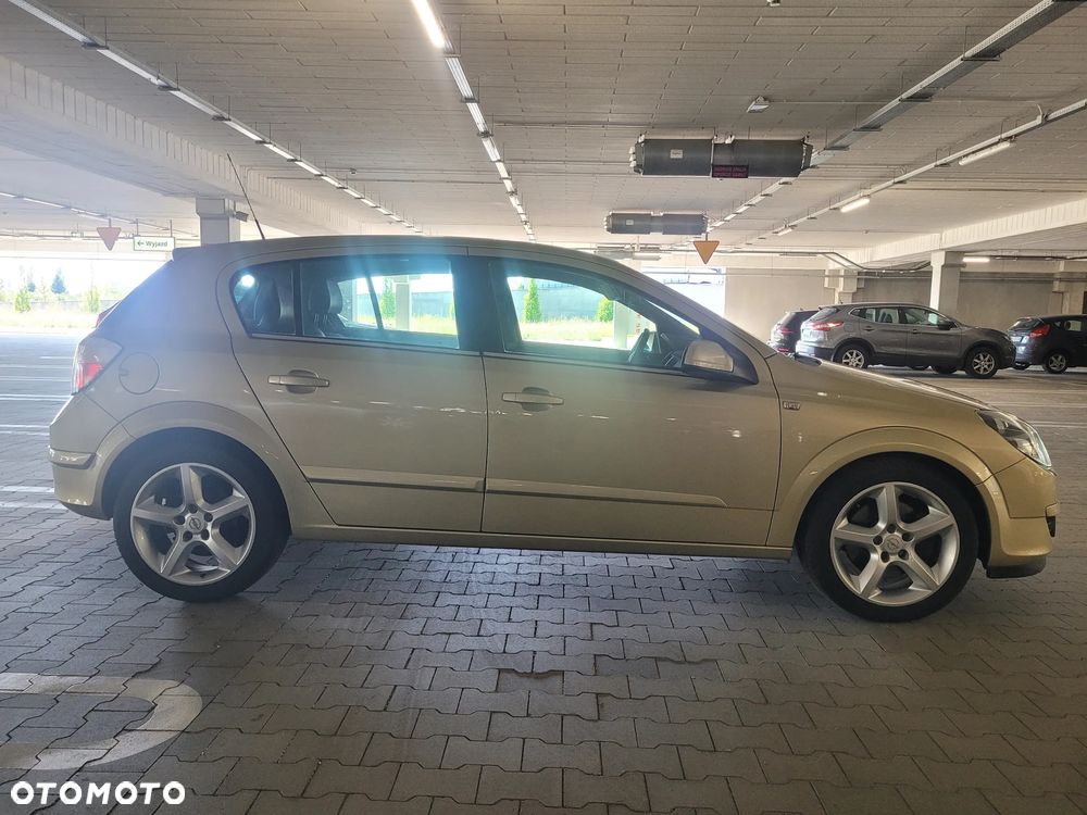 Opel Astra 2.0 Turbo Cosmo - 21