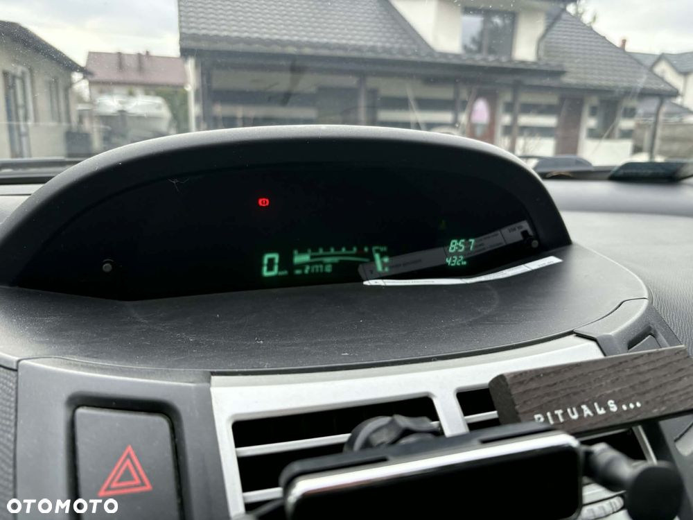Toyota Yaris - 5