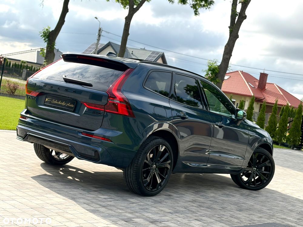 Volvo XC 60 B5 B AWD Plus Black Edition - 4