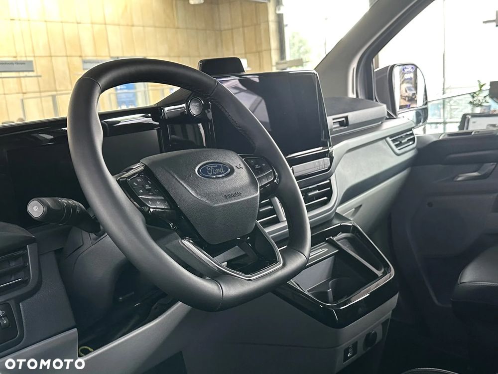 Ford Tourneo Custom - 10