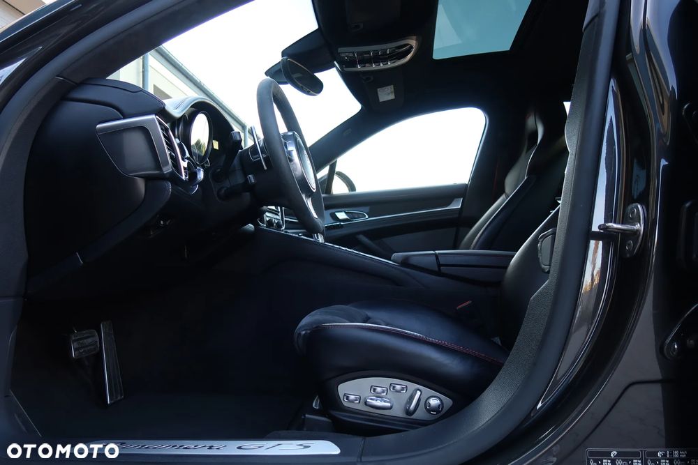 Porsche Panamera GTS - 29