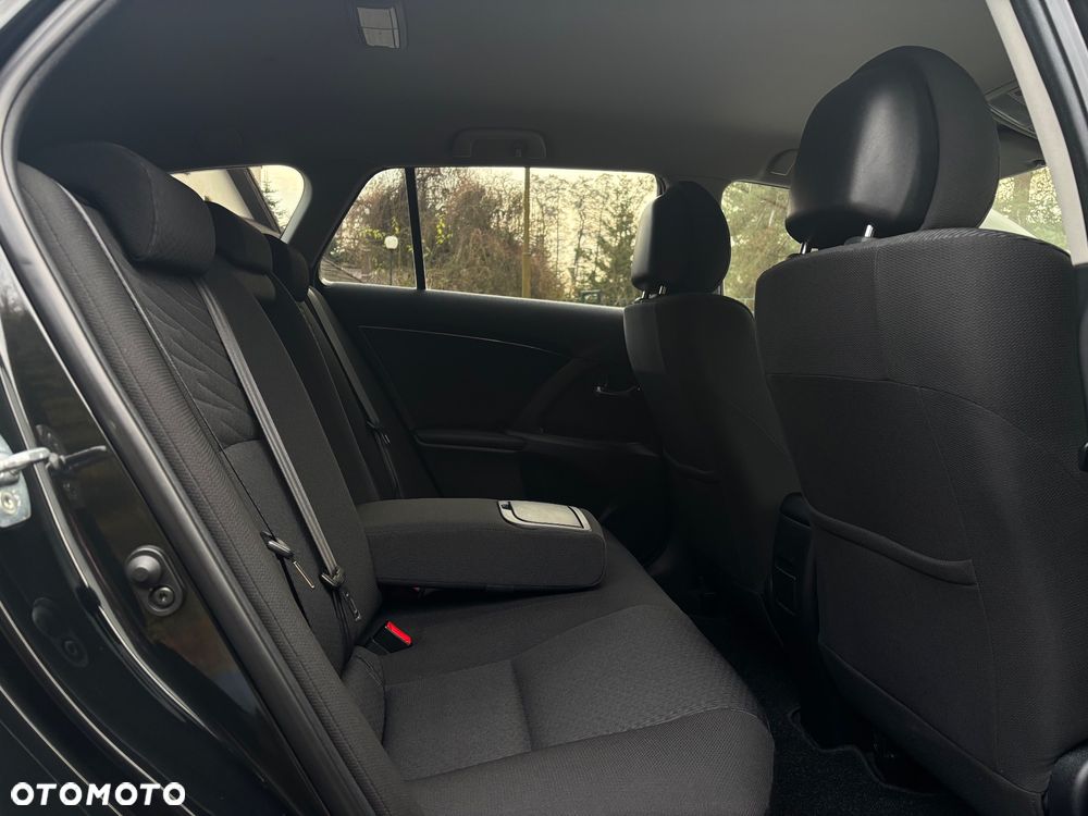 Toyota Avensis Touring Sports 1.8 Multidrive S Executive - 21