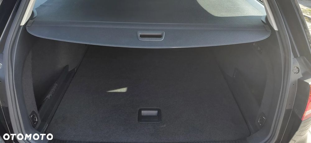 Volkswagen Passat - 13