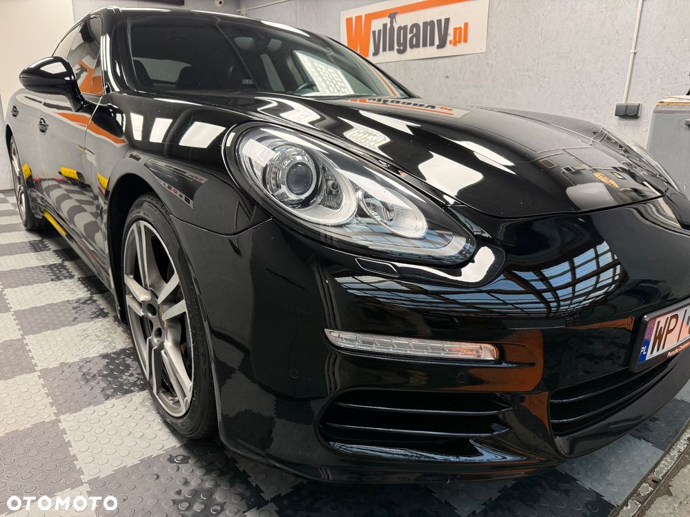 Porsche Panamera - 25