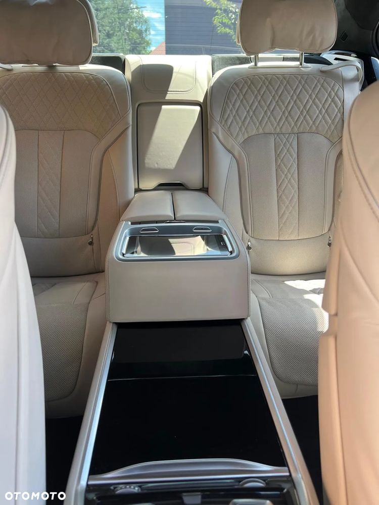 BMW Seria 7 M760Li xDrive - 24