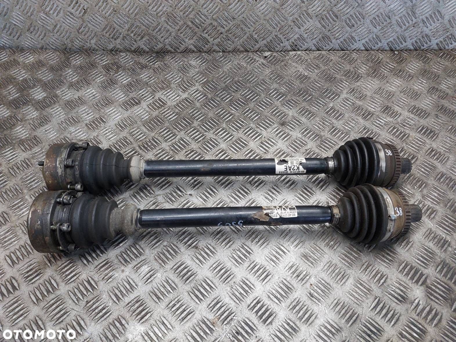 PÓŁOŚ LEWY + PRAWY PRZÓD 5B AUDI A4 B6 1.6 8V 8E0407271AE 8E0407272AE - 1