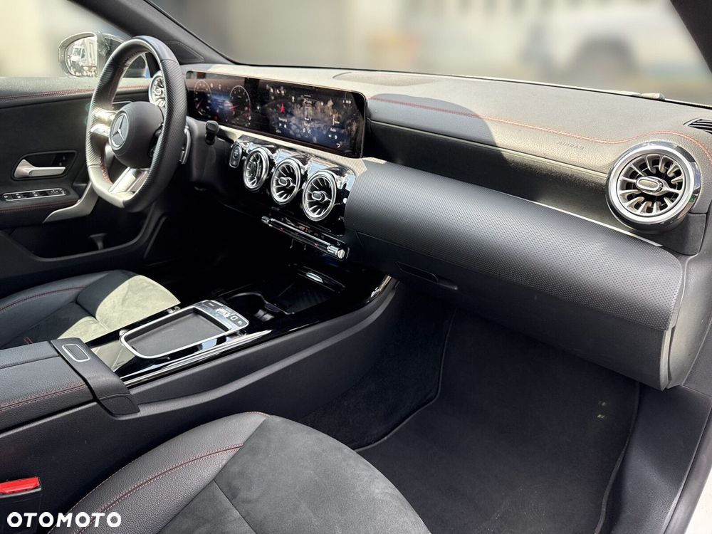 Mercedes-Benz CLA - 18