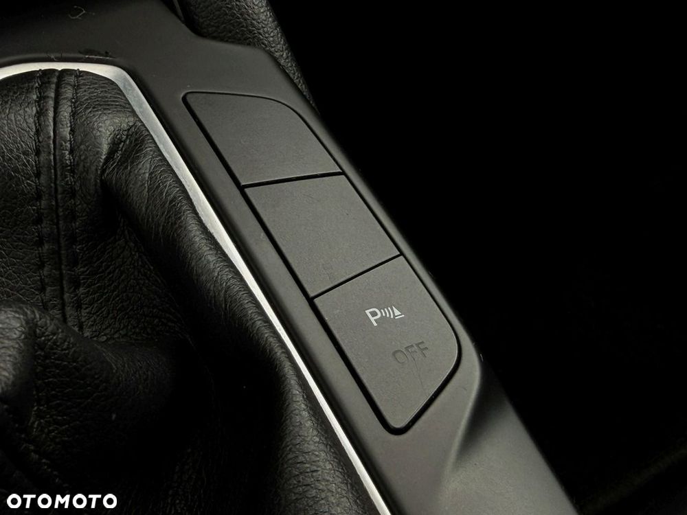 Ford Focus 1.0 EcoBoost Hybrid TITANIUM DESIGN - 22