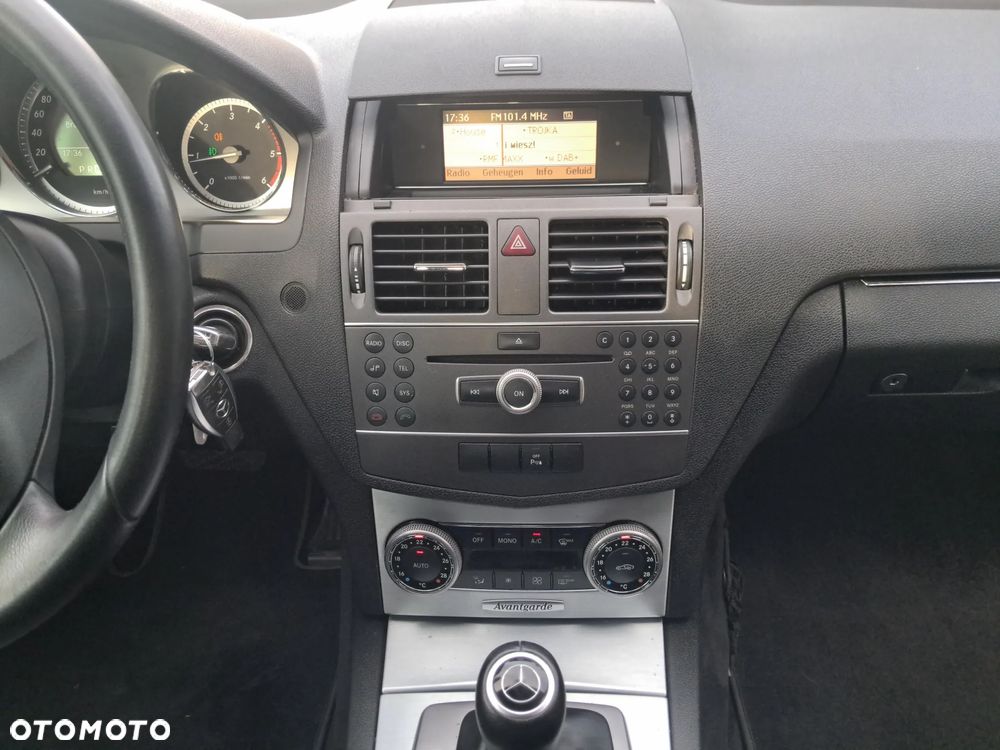 Mercedes-Benz Klasa C 200 CDI DPF Automatik BlueEFFICIENCY Avantgarde - 17