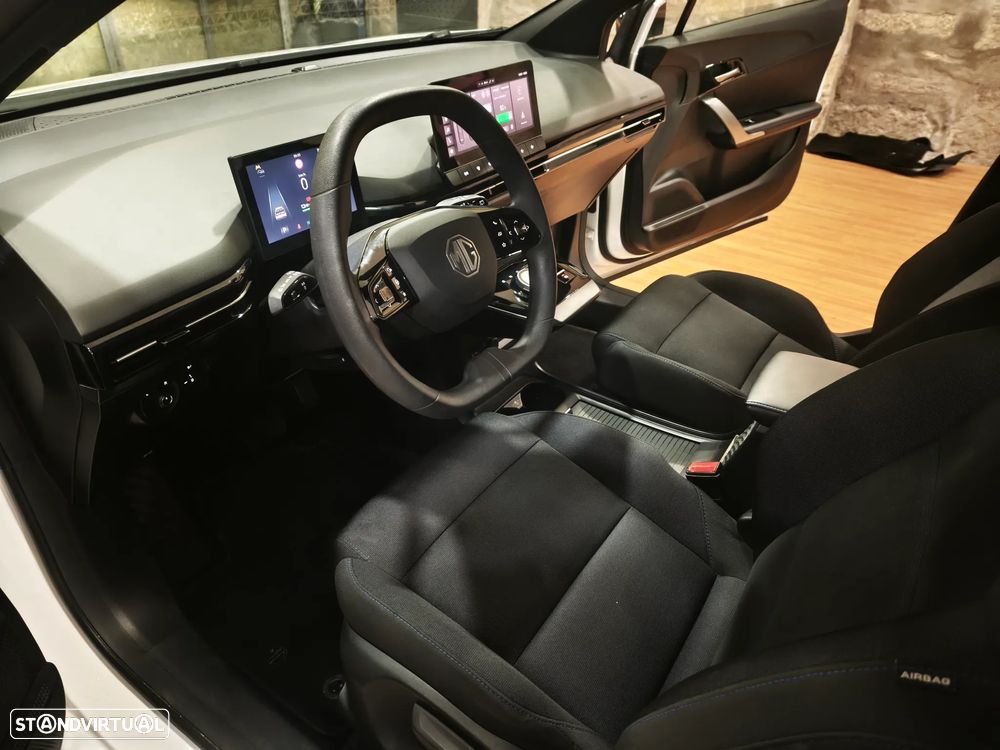 MG MG4 51 kWh Standard - 8