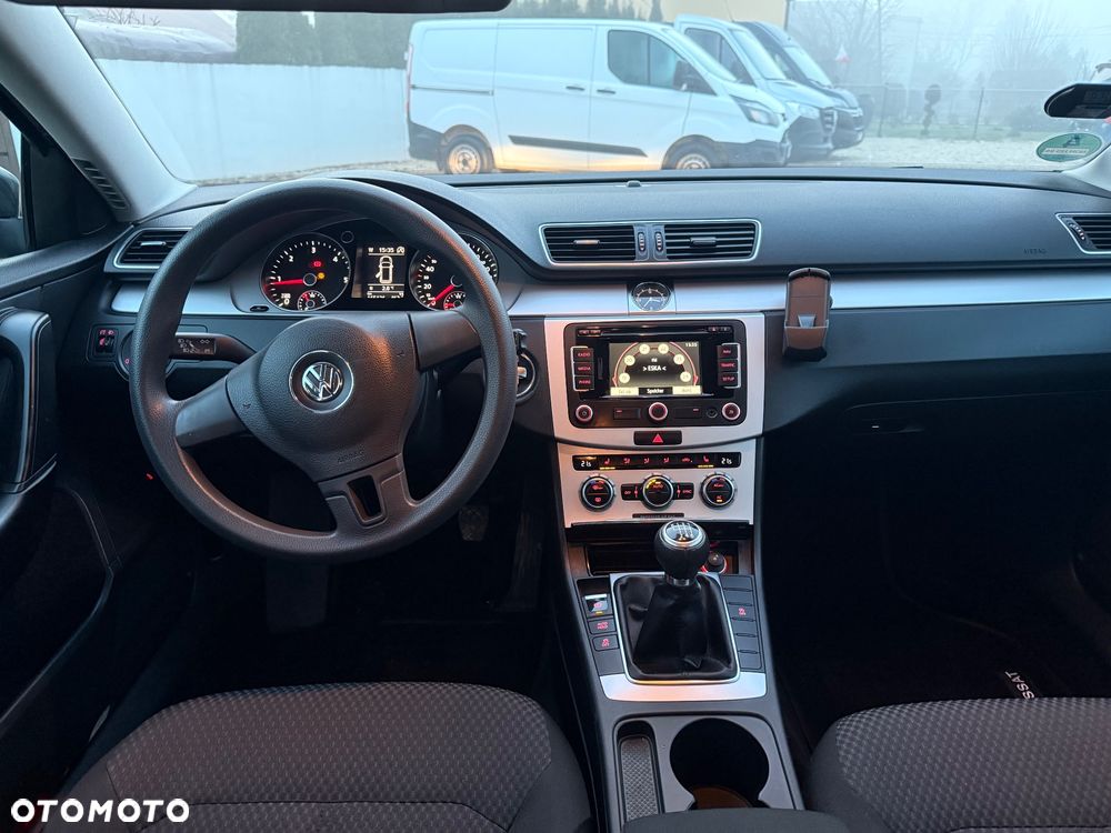 Volkswagen Passat - 10