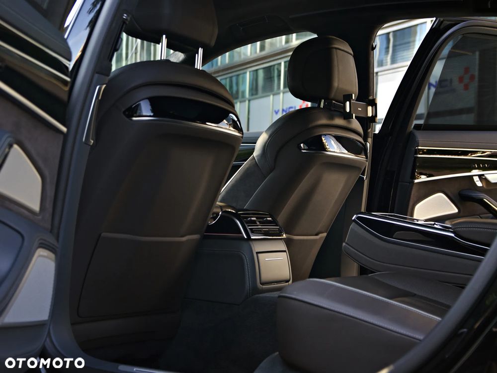 Audi A8 - 15