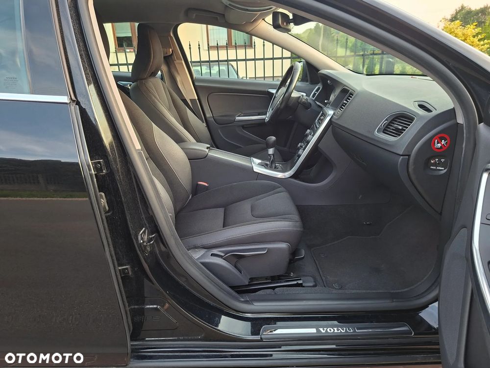 Volvo S60 D3 Momentum - 17