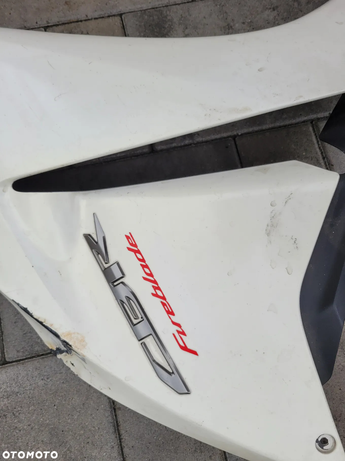 Owiewka, osłona prawa, bok, boczek prawy, wypełnienie owiewki prawe Honda CBR 1000  SC59 12-16 - 12
