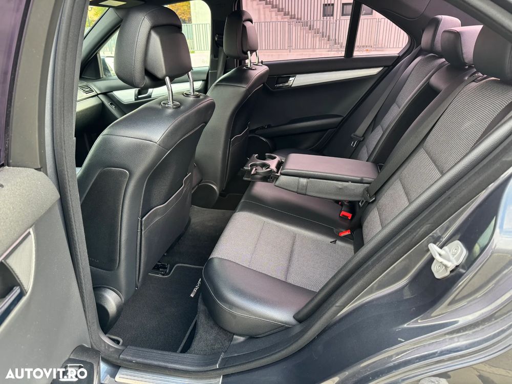 Mercedes-Benz C - 13