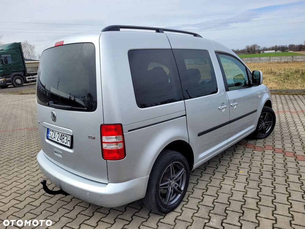 Volkswagen Caddy Highline DSG - 10