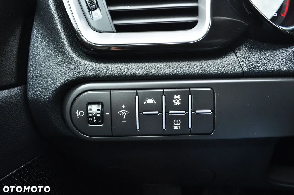 Kia XCeed - 14