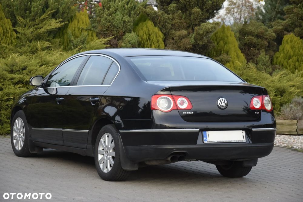 Volkswagen Passat 1.8 TSI Trendline - 11