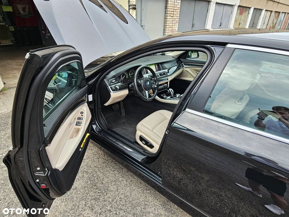 BMW Seria 5 525d xDrive Luxury Line - 10