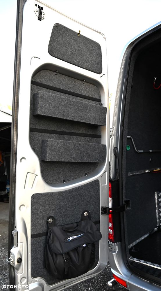 Mercedes-Benz Sprinter - 24