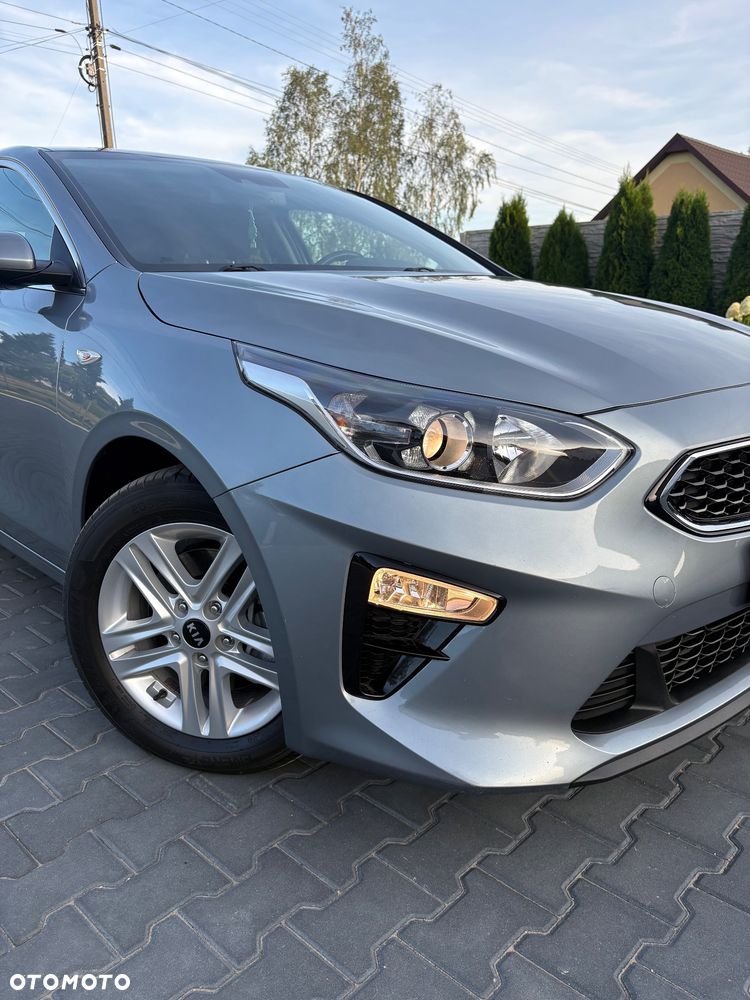 Kia Ceed 1.6 CRDi 136 ISG Dream-Team Edition - 12
