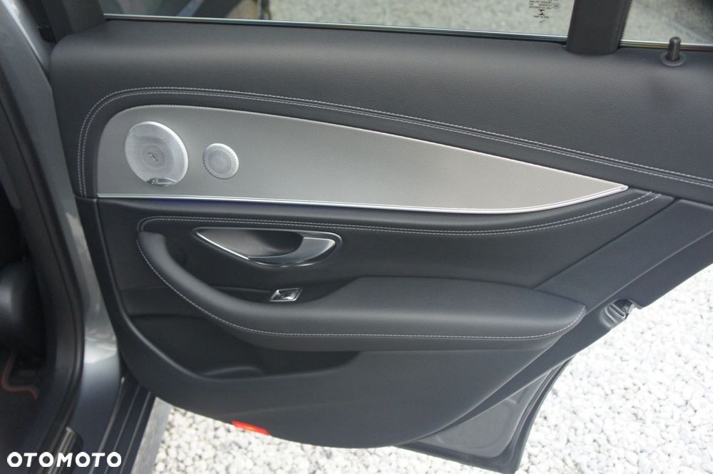 Mercedes-Benz Klasa E - 24