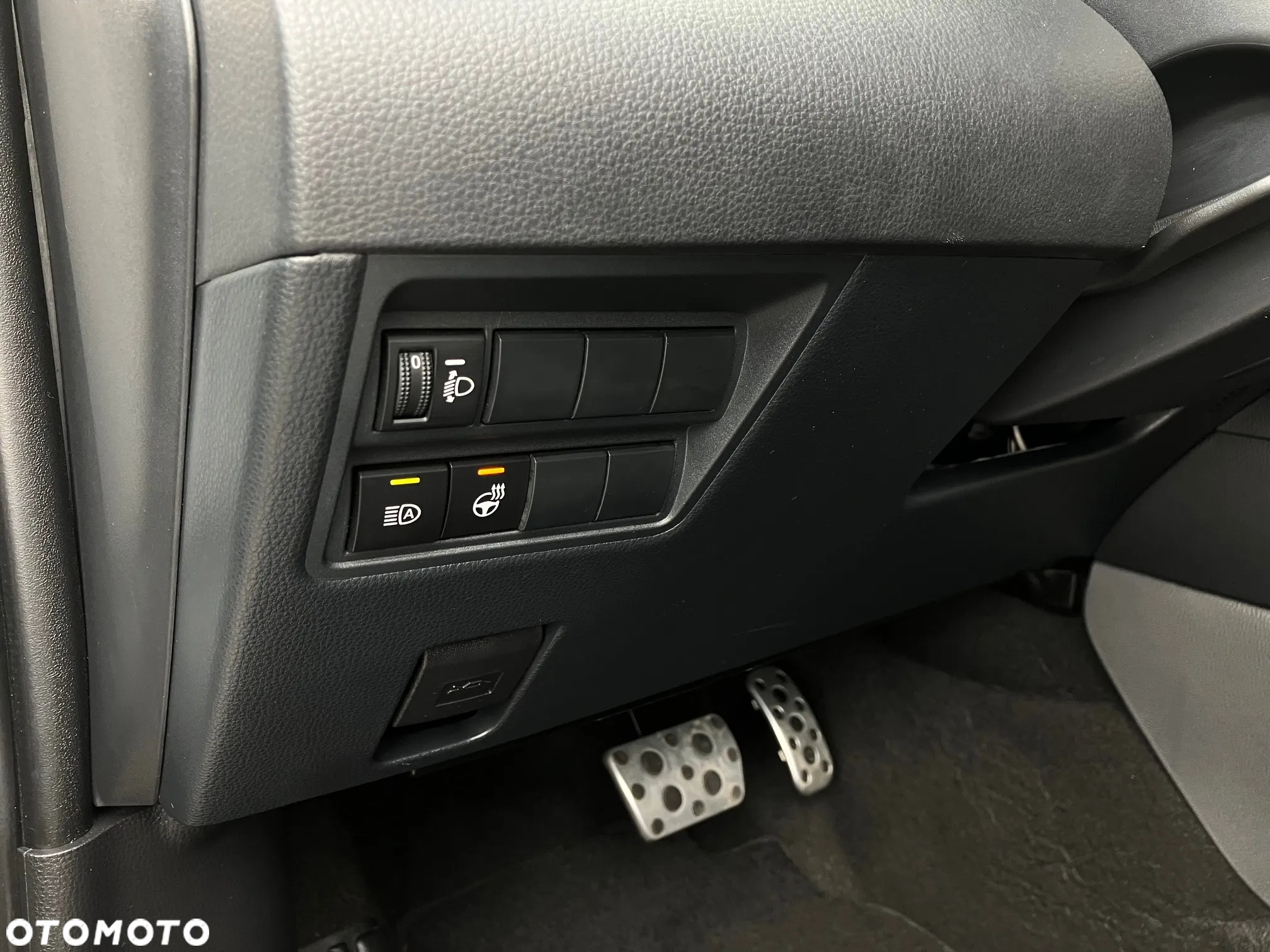 Toyota Yaris Hybrid 1.5 GR Sport - 32