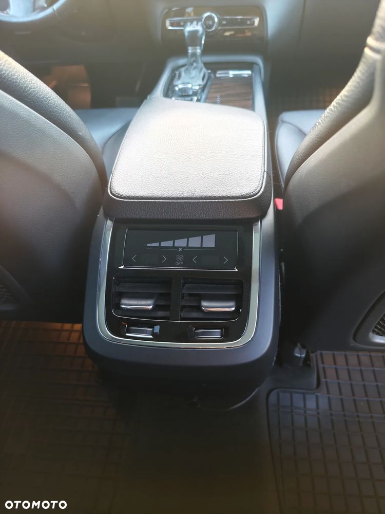 Volvo XC 90 T6 AWD Geartronic Momentum - 18