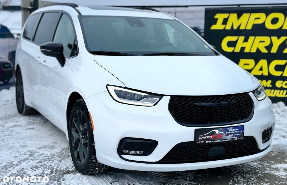 Chrysler Pacifica - 3