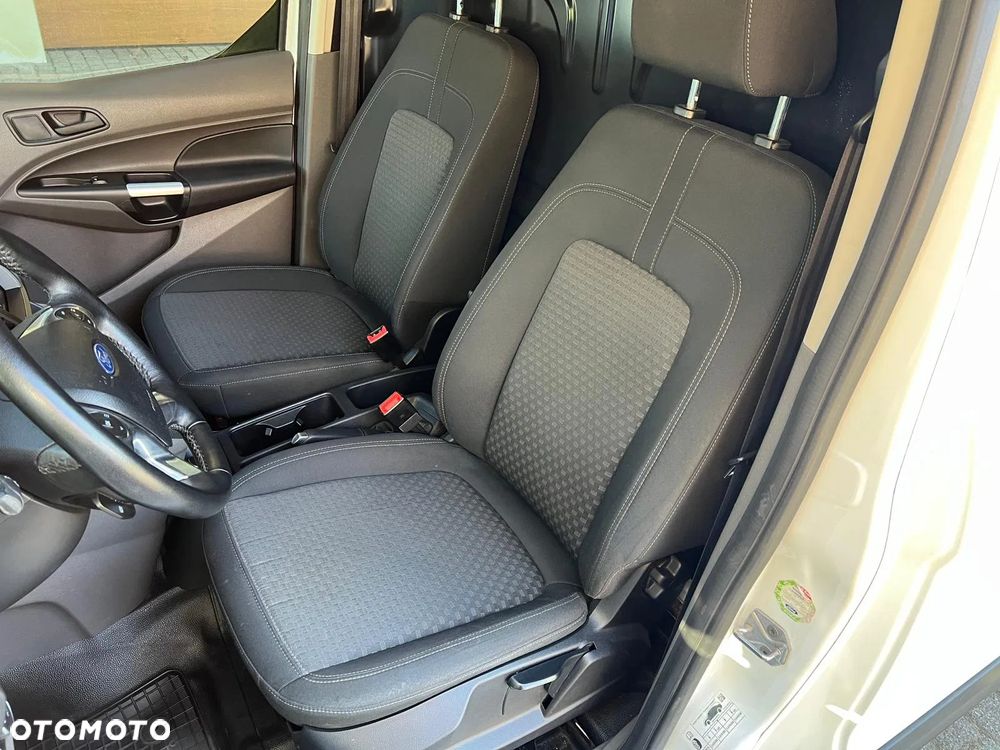Ford Transit Connect - 18