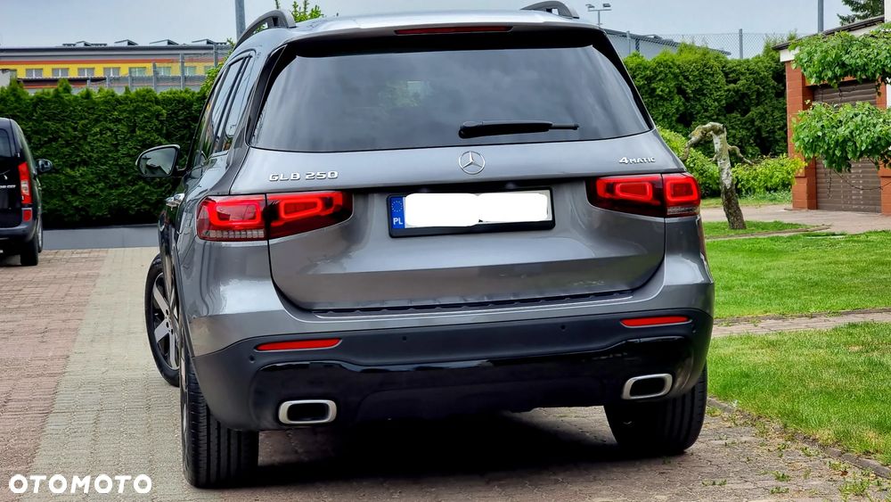 Mercedes-Benz GLB 250 4-Matic AMG Line 8G-DCT - 13