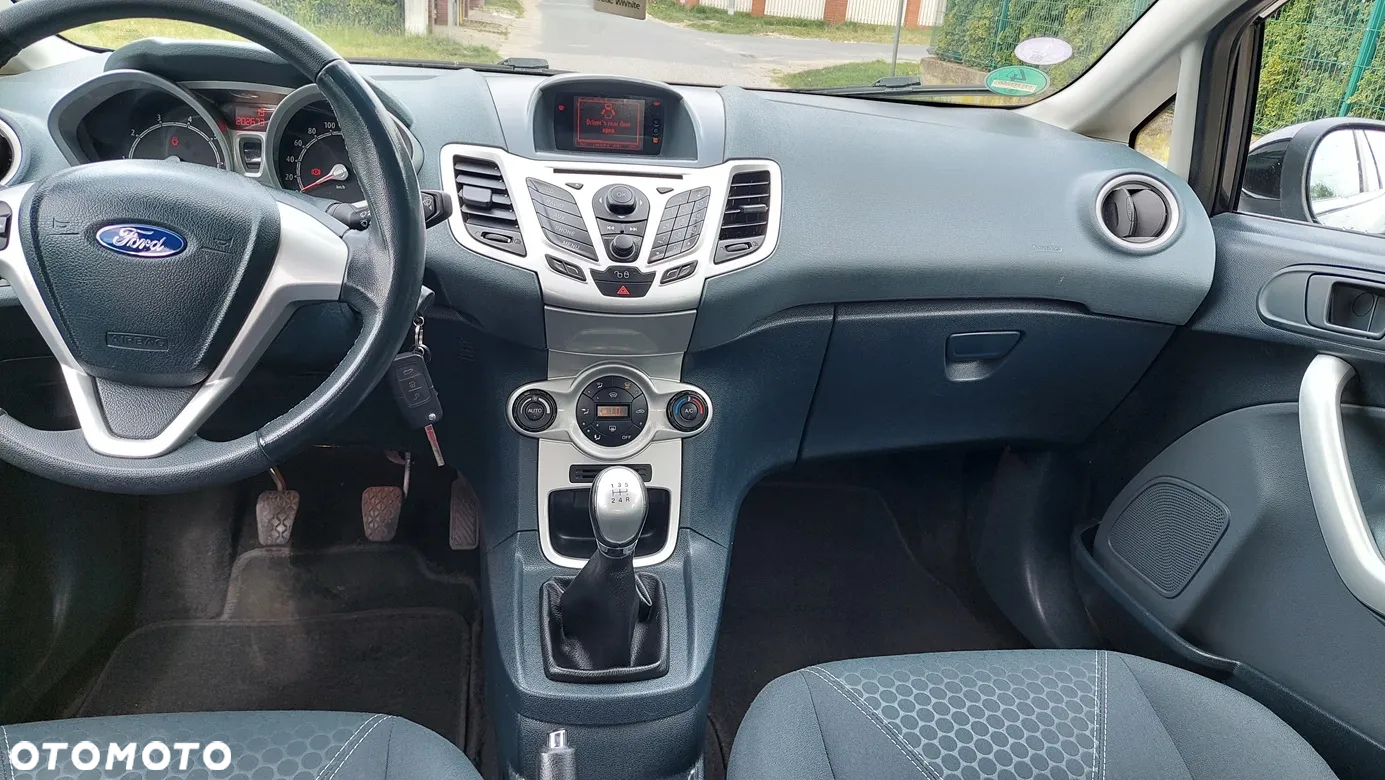 Ford Fiesta - 9