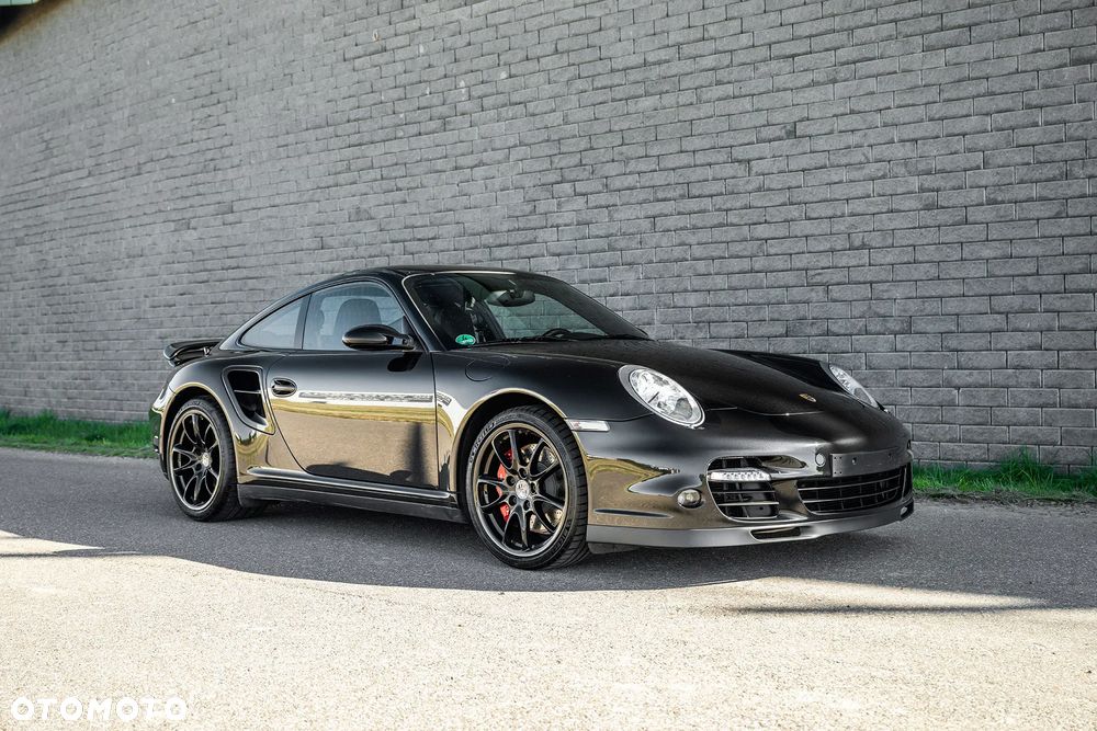 Porsche 911 Turbo - 1