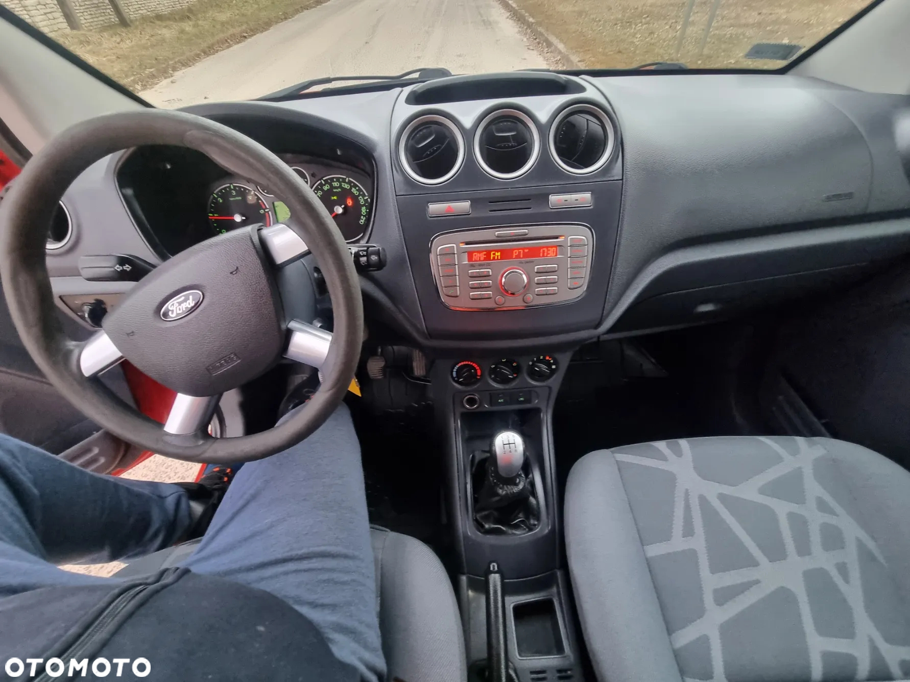Ford Transit Connect - 31