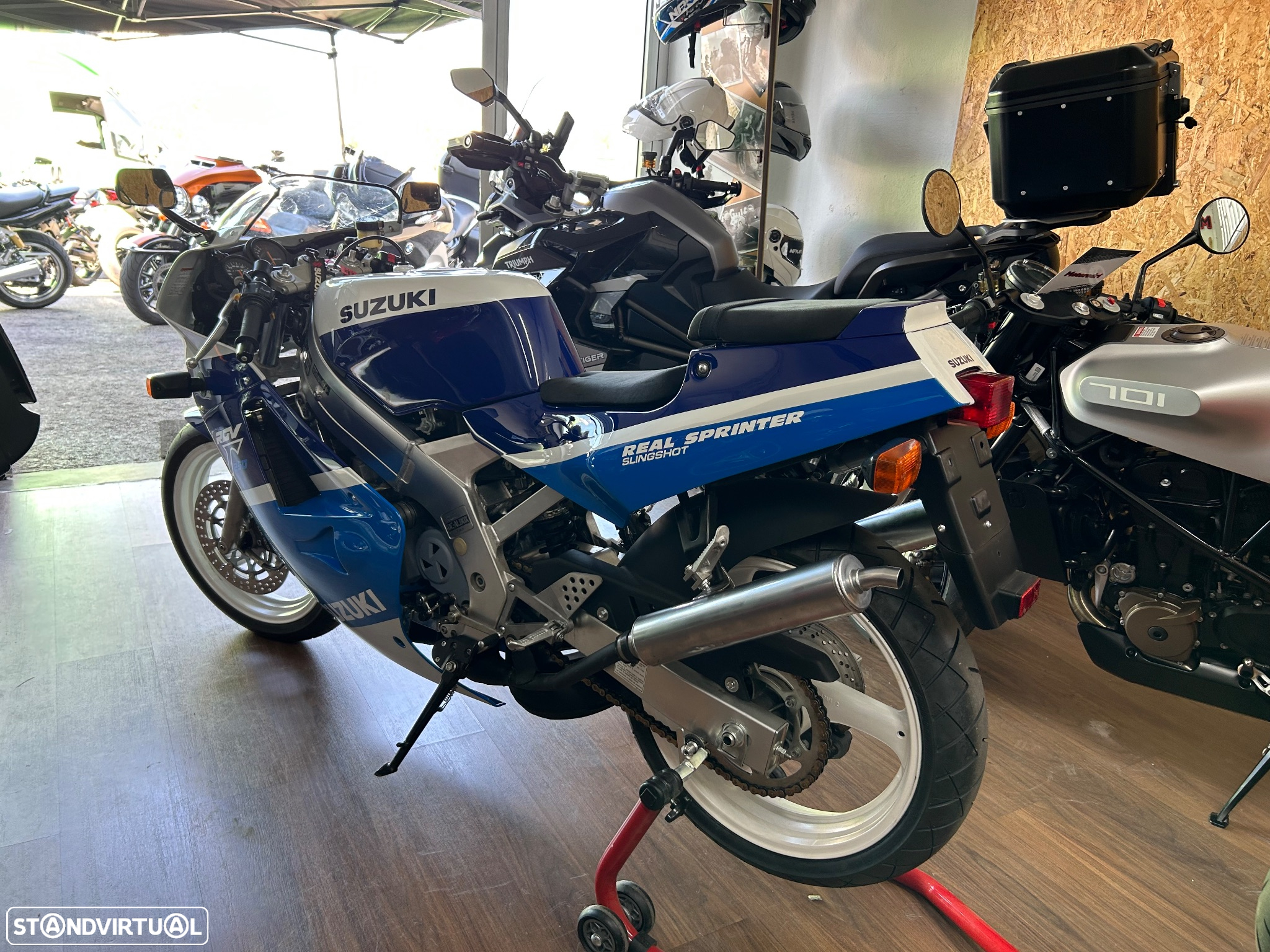 Suzuki RGV 250 VJ 21 - 16