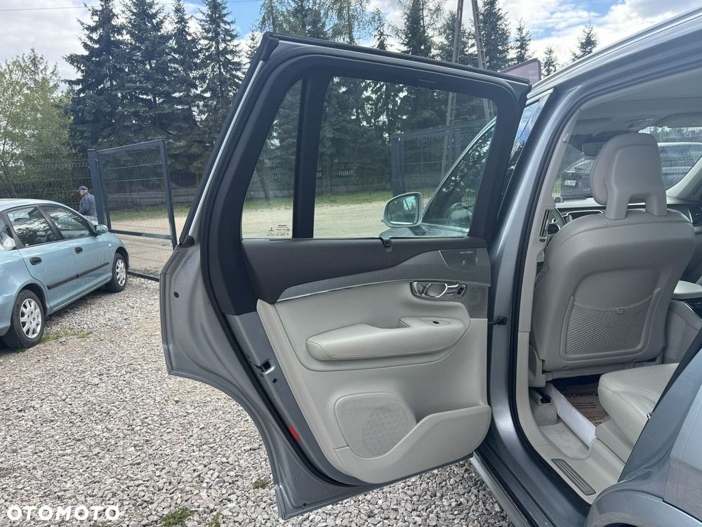 Volvo XC 90 - 30