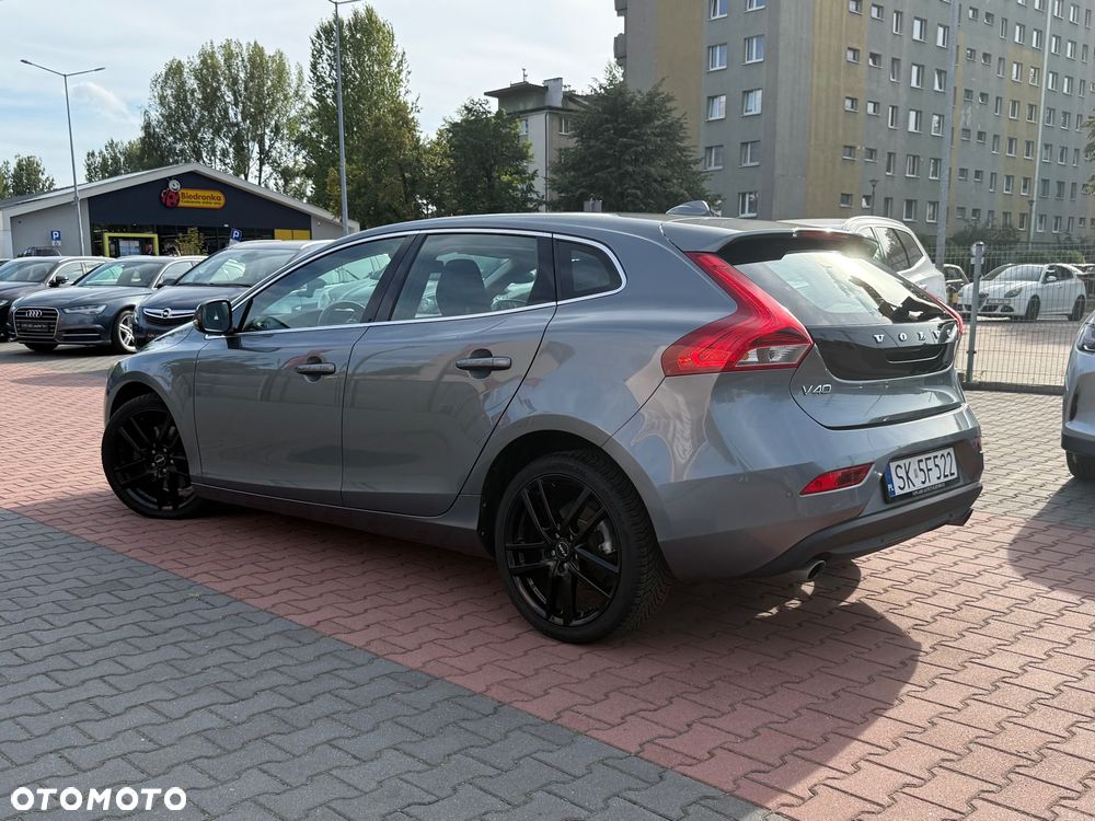Volvo V40 D4 Drive-E Momentum - 11