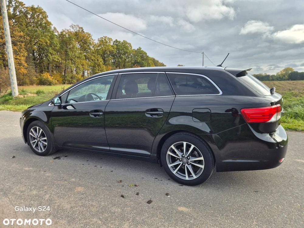 Toyota Avensis 2012 photo 4