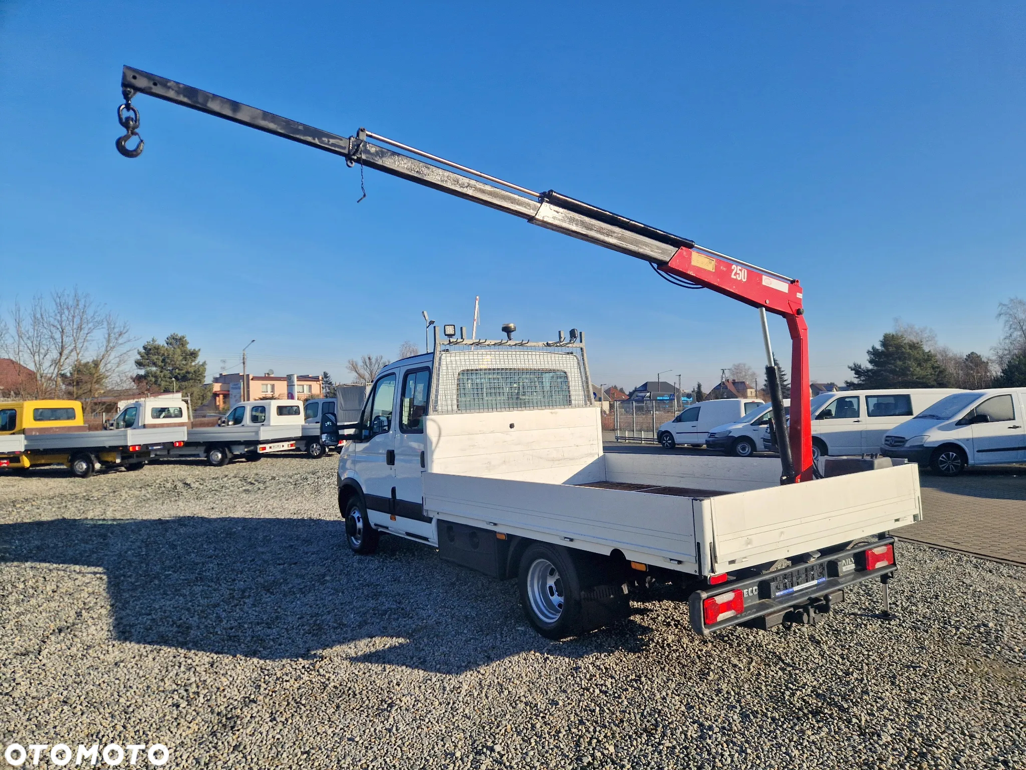 Iveco 35C17 3,0 HPI 170 KONNA DOKA 7 OSOBOWA BRYGADÓWKA 96T/KM PRZEBIEGU GWARANCJA HDS HMF 1670KG UDŻWIGU 3,3M SKRZYNIA BLIŻNIAKI DO 3,5T - 33