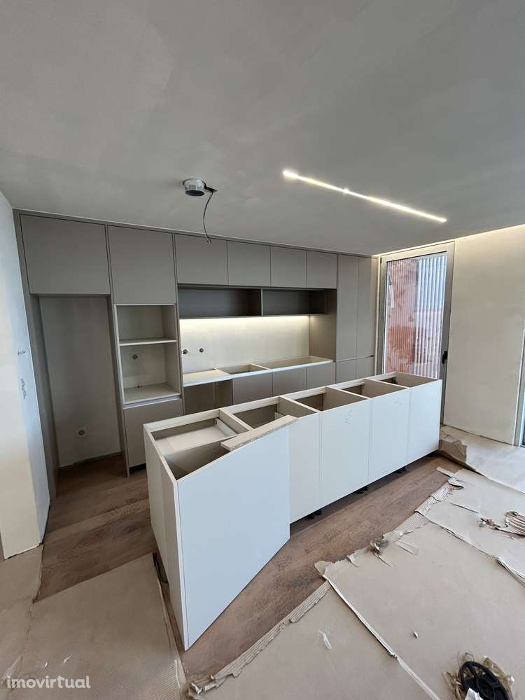 Apartamento T2 LUXO NOVO - Cedência Posição - Grande imagem: 4/10