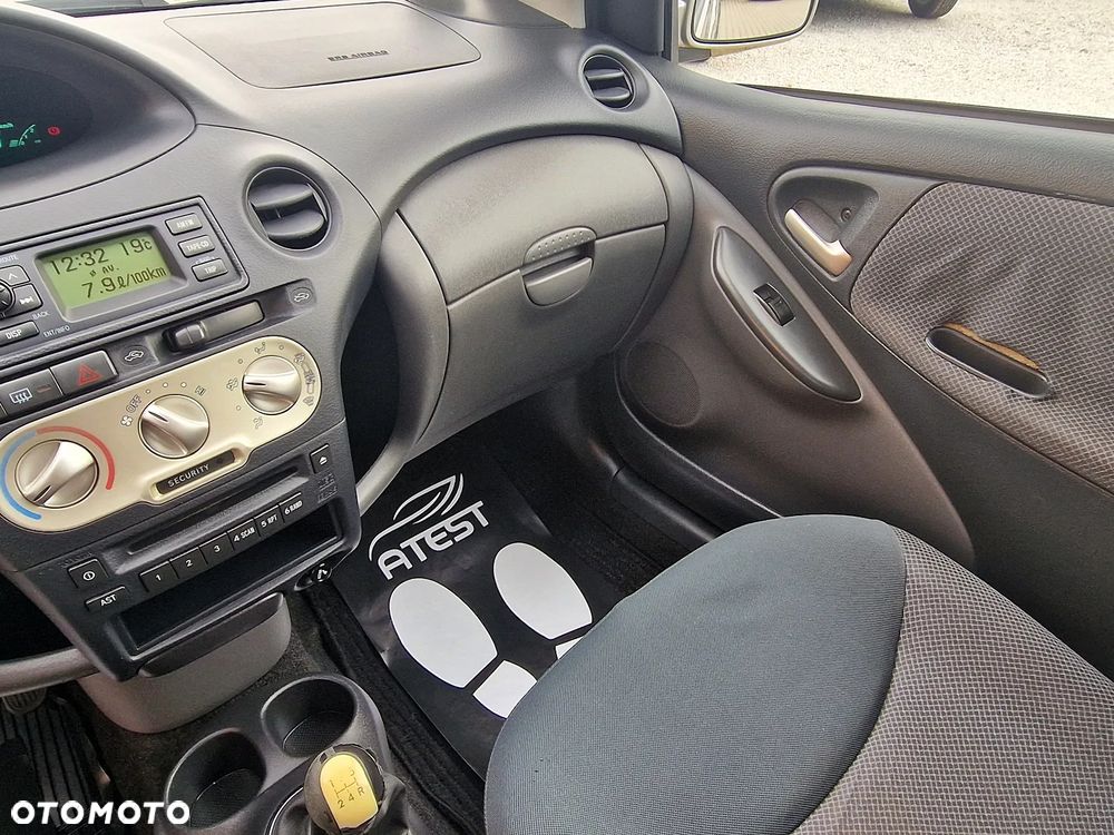 Toyota Yaris - 18