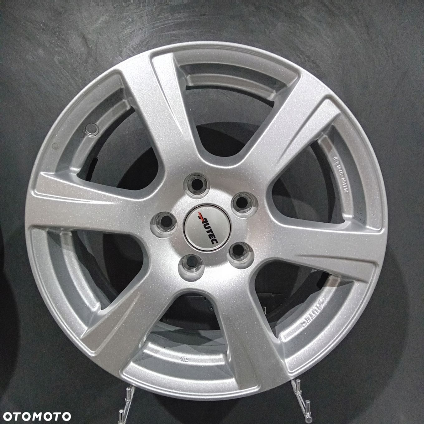 Felgi 16 5x108 Ford Focus MK3 MK4, C-MAX, Volvo C30, C70, S40 F504552-5 - 2