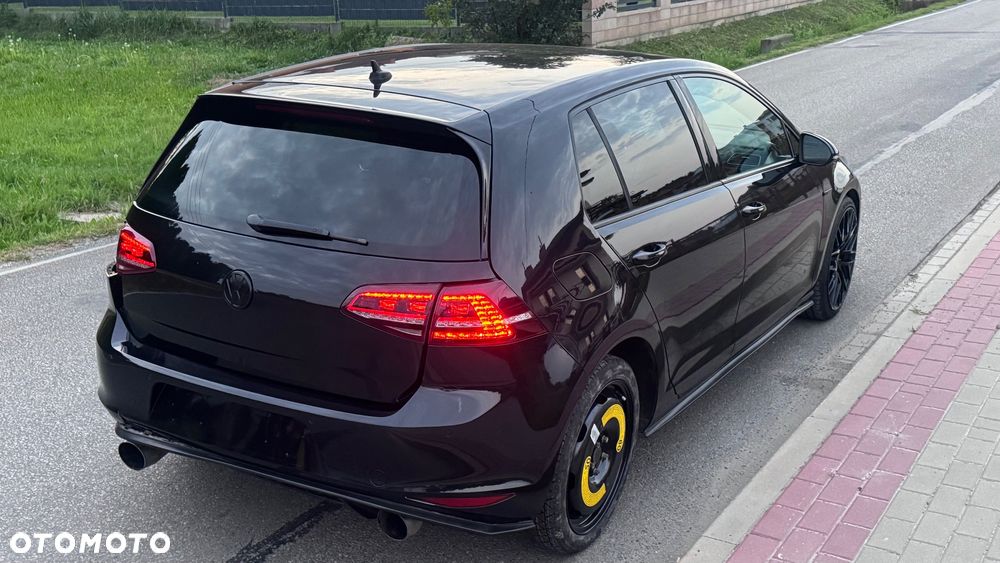 Volkswagen Golf - 5