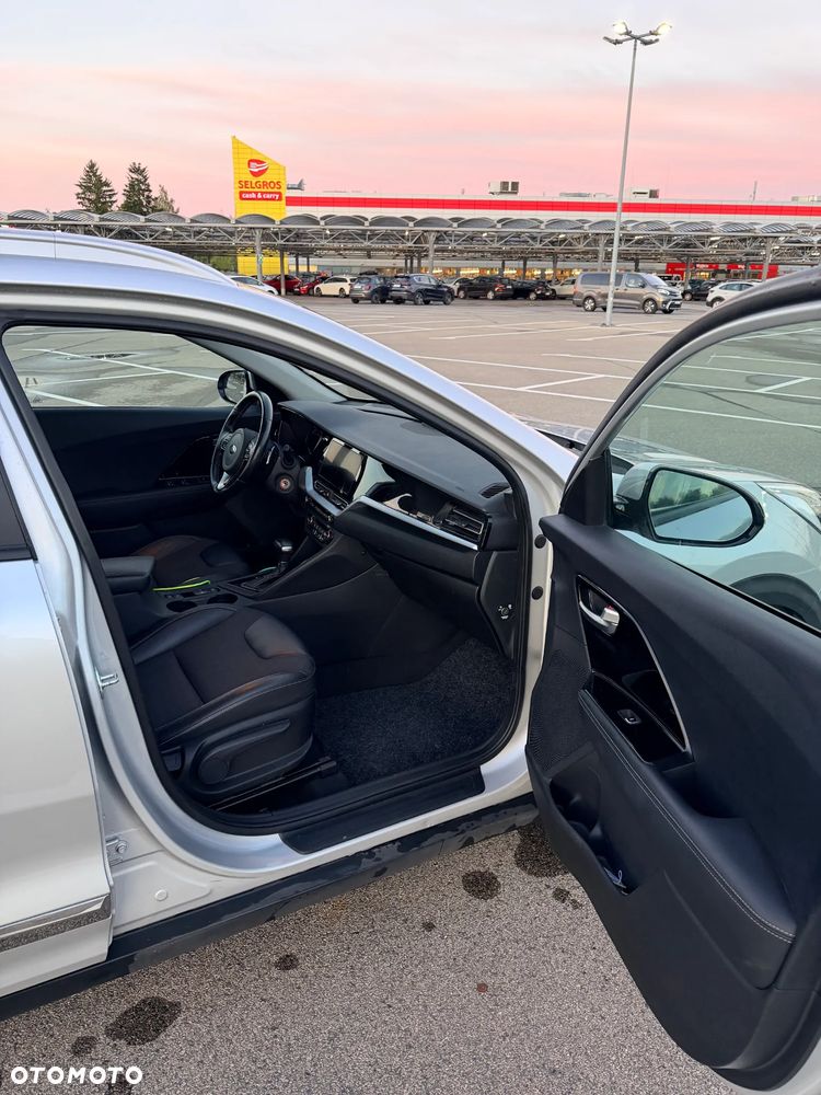 Kia Niro 1.6 GDI Plug-in Hybrid M - 5