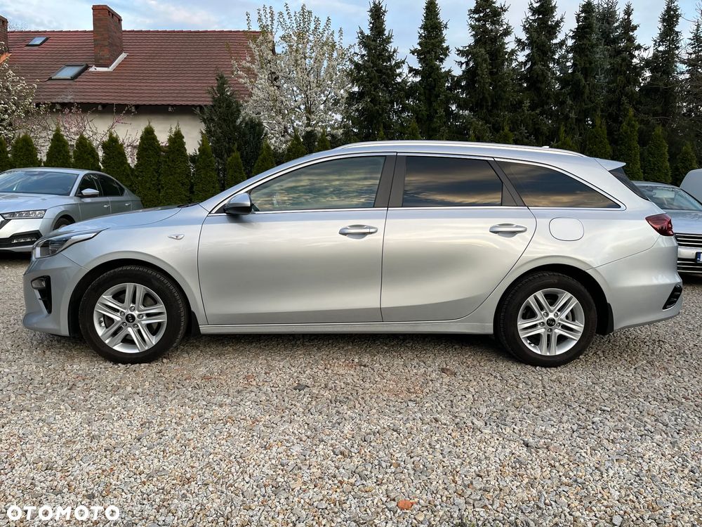 Kia Ceed 1.6 CRDi mHEV M - 2