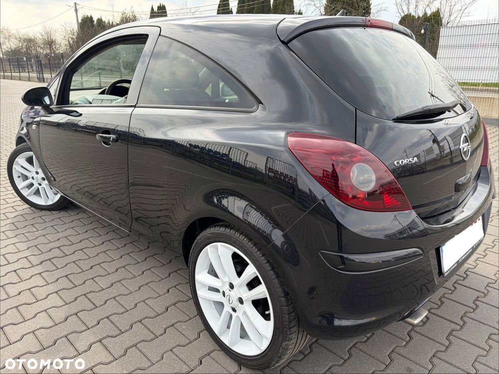 Opel Corsa 1.4 16V Cosmo - 7