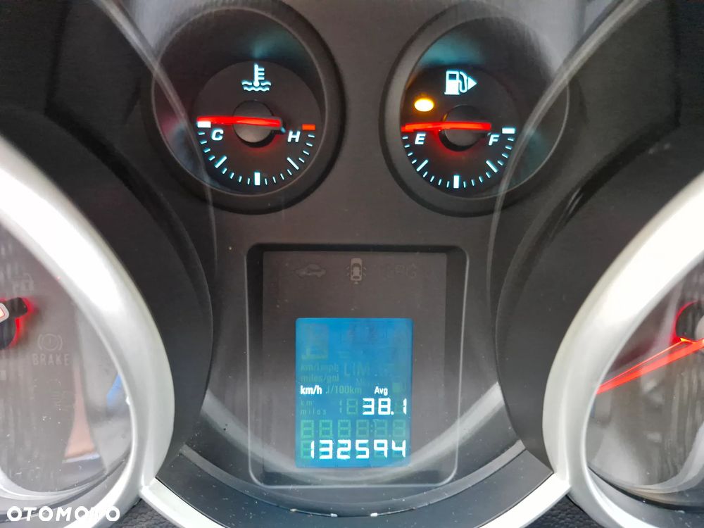 Chevrolet Cruze 1.6 LT+ - 32